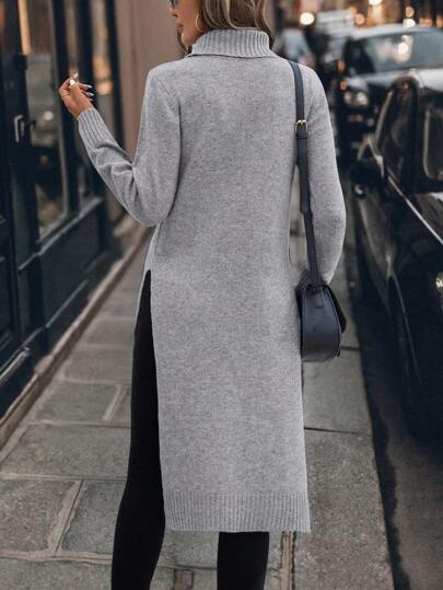 Warmes Winter-Strickkleid mit langen Ärmeln von Aphrodite™.
