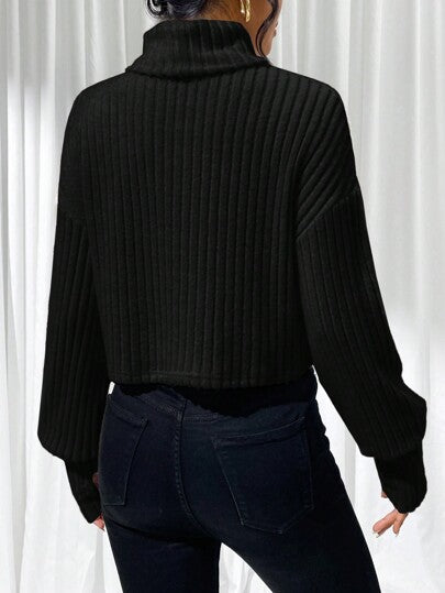 Minimalistisches und stilvolles Rollkragen Shirt von Aphrodite™.
