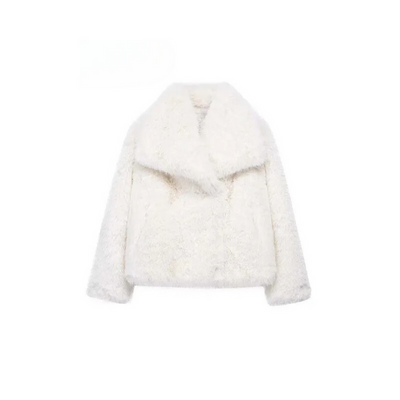 Perfekt geschnittene Pelzjacke für elegante Looks.
