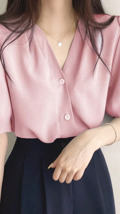 Atmungsaktive Sommerbluse für Damen.