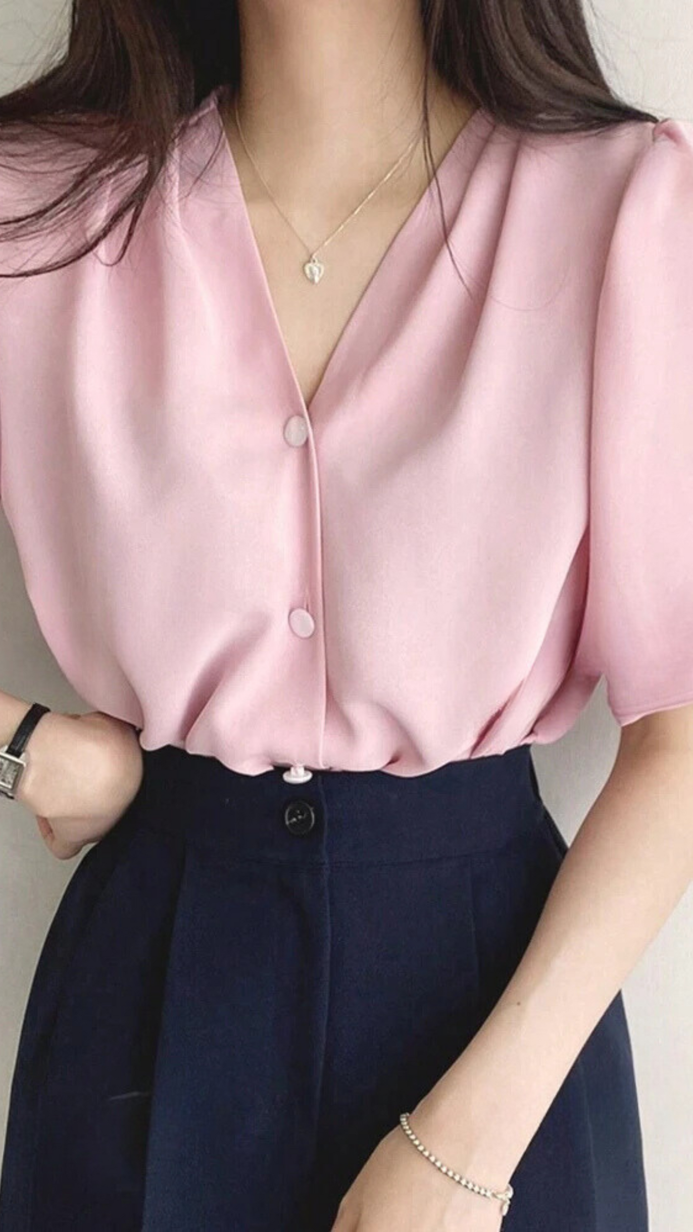 Elegante legere Bluse mit Puffärmeln.