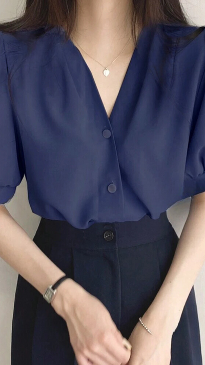 Klassische leichte Puffärmel-Bluse.