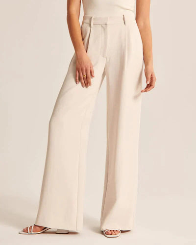 Weite Hose mit zeitloser Eleganz von Aphrodite™.
