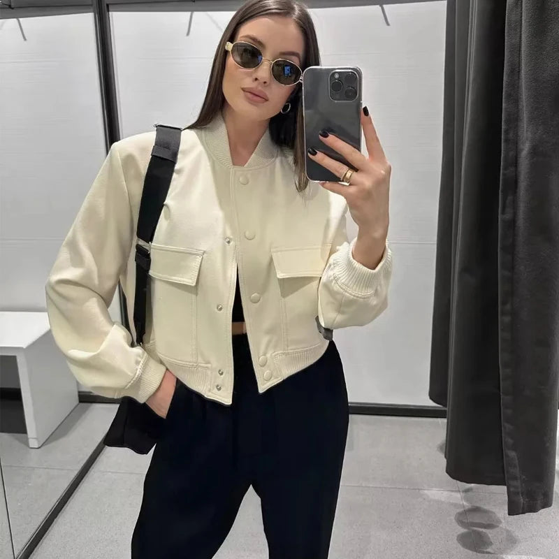 Elegante Winter-Bomberjacke für Damen von Aphrodite™.
