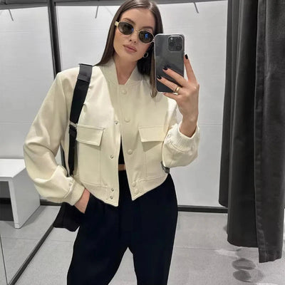 Elegante Winter-Bomberjacke für Damen von Aphrodite™.
