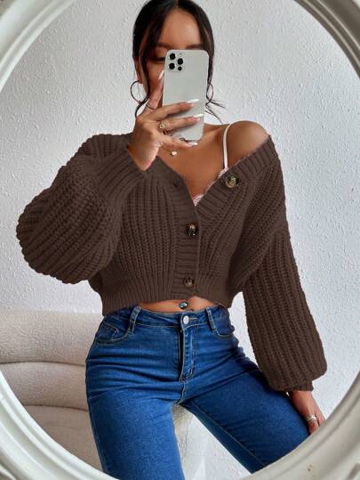 Femininer Strick-Cardigan mit eleganter Linie.