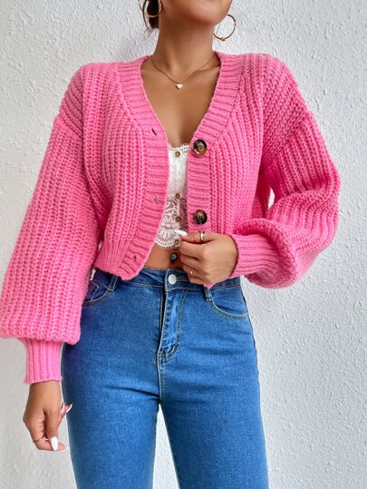 Bequemer und weicher Damen-Cardigan mit Knöpfen.