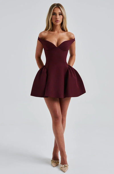 Aphrodite™ elegantes Blumen-Minikleid mit zeitlosen Mustern.

