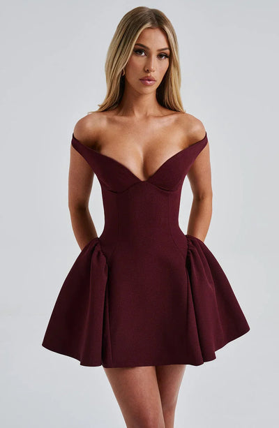 Atmungsaktives und stilvolles Sommerkleid von Aphrodite™.
