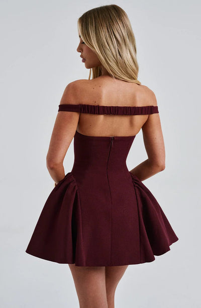 Leichtes und atmungsaktives Blumen-Sommerkleid von Aphrodite™.
