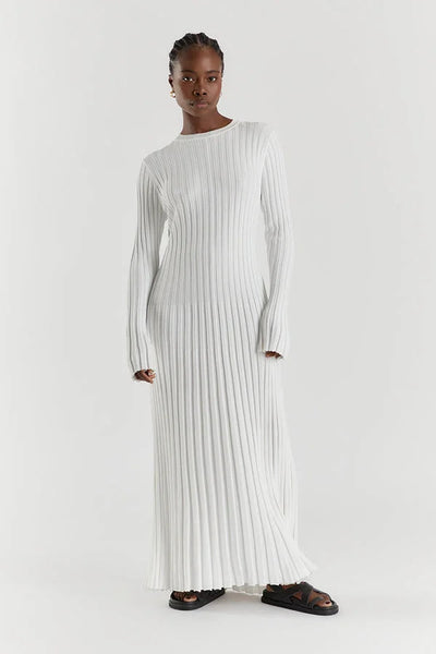 Modisches und gemütliches Strickkleid für den Alltag von Aphrodite™.
