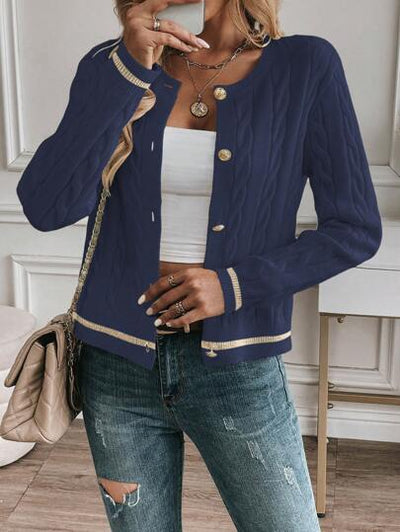 Weiche Strickjacke für Damen-Outfits.