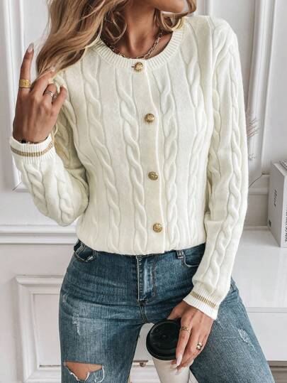 Warme und gemütliche Strickjacke für Damen.