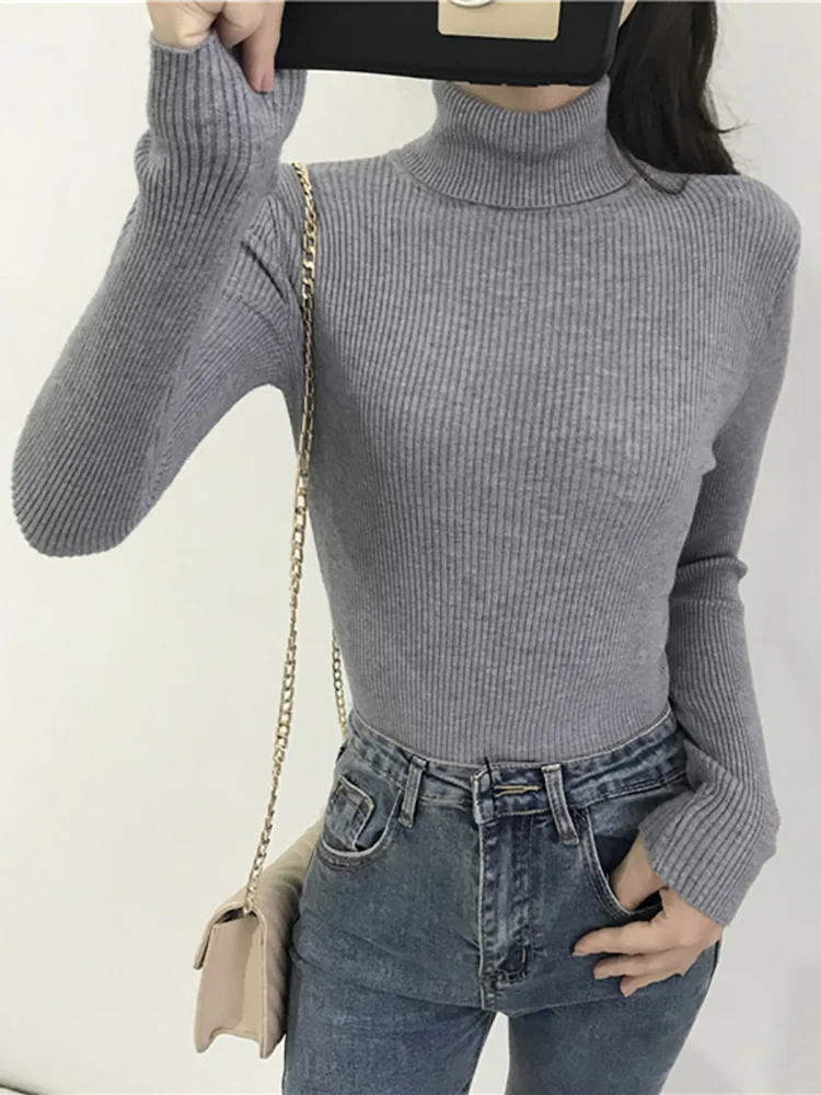 Damenpullover in perfekter Passform mit modernem Rollkragen-Stil.
