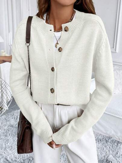 Moderne lockere Passform-Cardigan für Damen von Aphrodite™.
