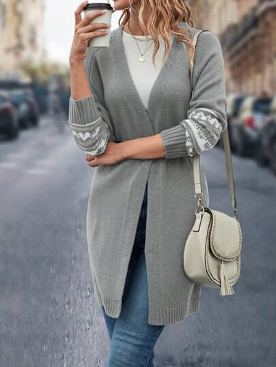 Aphrodite™ Layering-Cardigan mit auffälligem, schickem Design.
