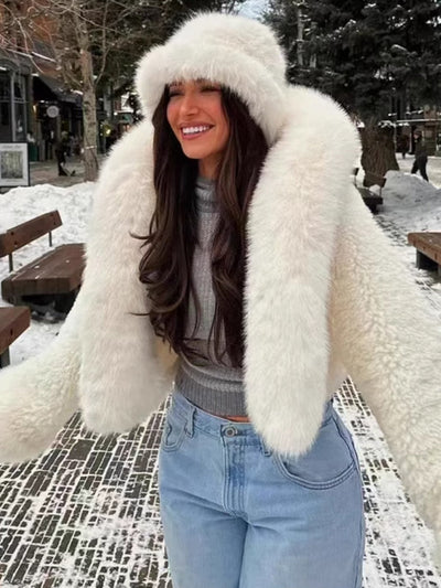 Zeitloser und vielseitiger Wintermantel von Aphrodite™.
