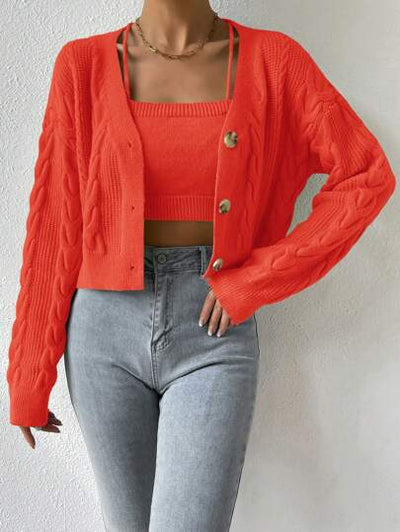 Weiche Damen-Strickjacke mit Zopfmuster-Details
