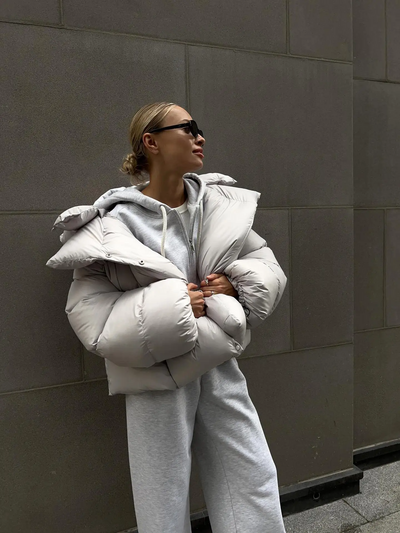 Modische Oversize-Steppjacke von Aphrodite™ für Damen.
