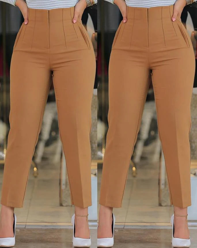 Langlebige und vielseitige Slim Fit Hosen für Damen von Aphrodite™.
