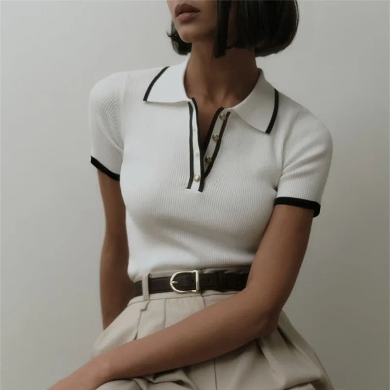 Aphrodite™ elegante Kurzarm-Strickbluse für Damen.
