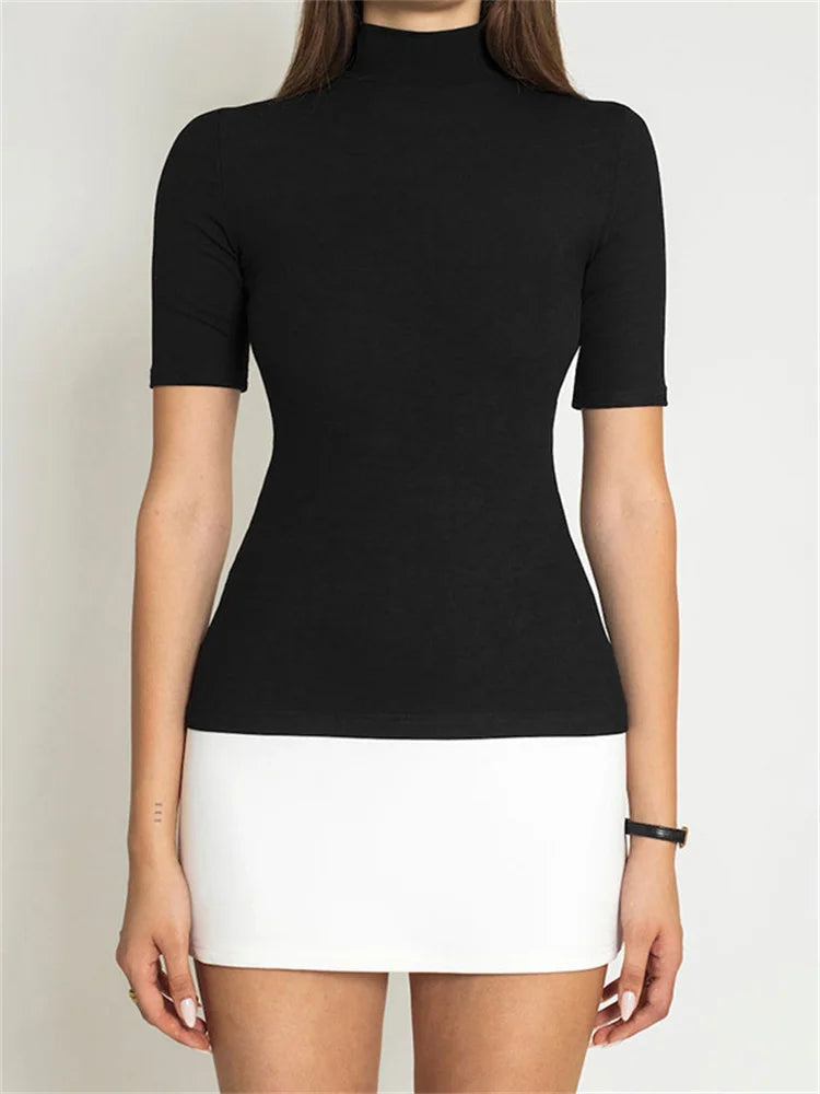 Figurbetonte A-Linien-Silhouette Minikleid von Aphrodite™.
