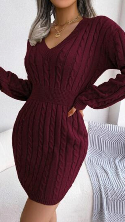 Aphrodite™ Premium Zopfstrickkleid für zeitlose Eleganz.
