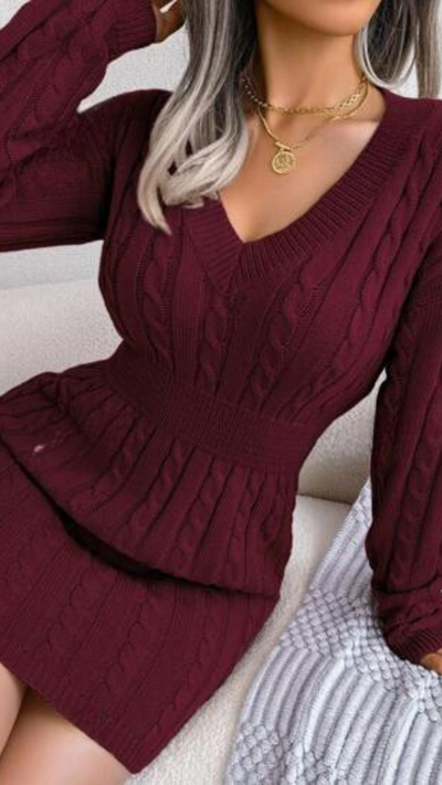 Bequemes und warmes Zopfstrickkleid von Aphrodite™.
